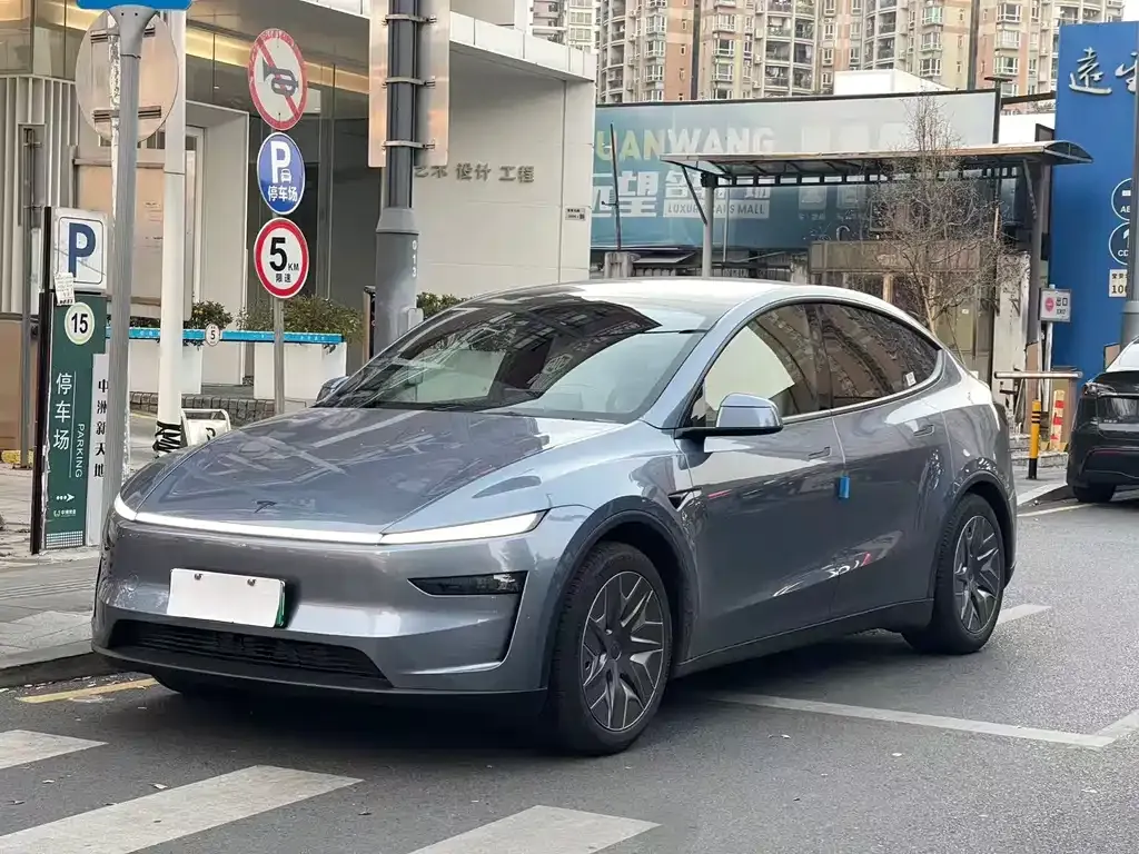 Tesla Model Y L 2026 из CN, фото 1