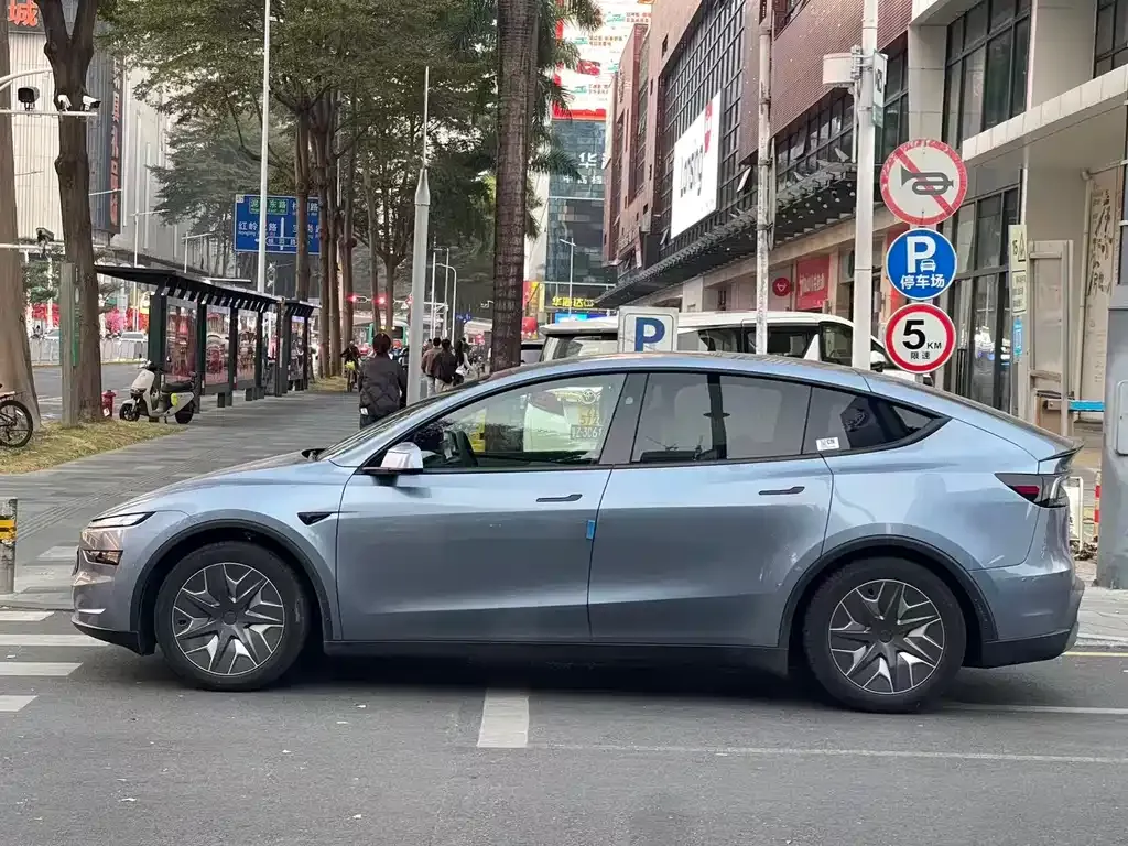 Tesla Model Y L 2026 из CN, фото 5