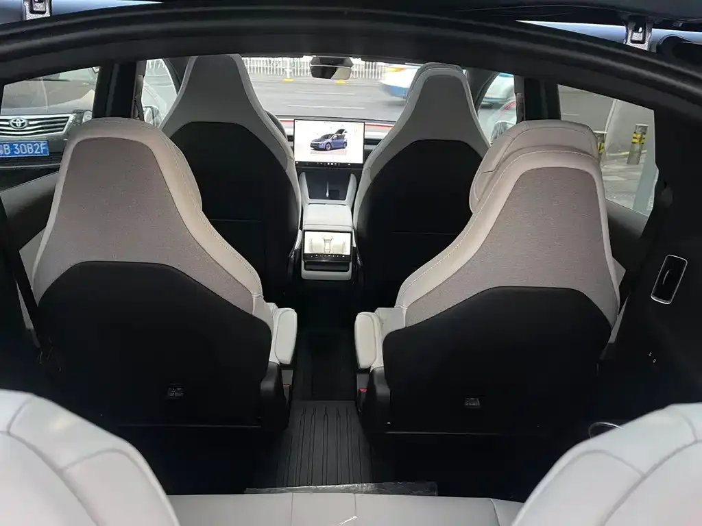 Tesla Model Y L 2026 из CN, фото 2