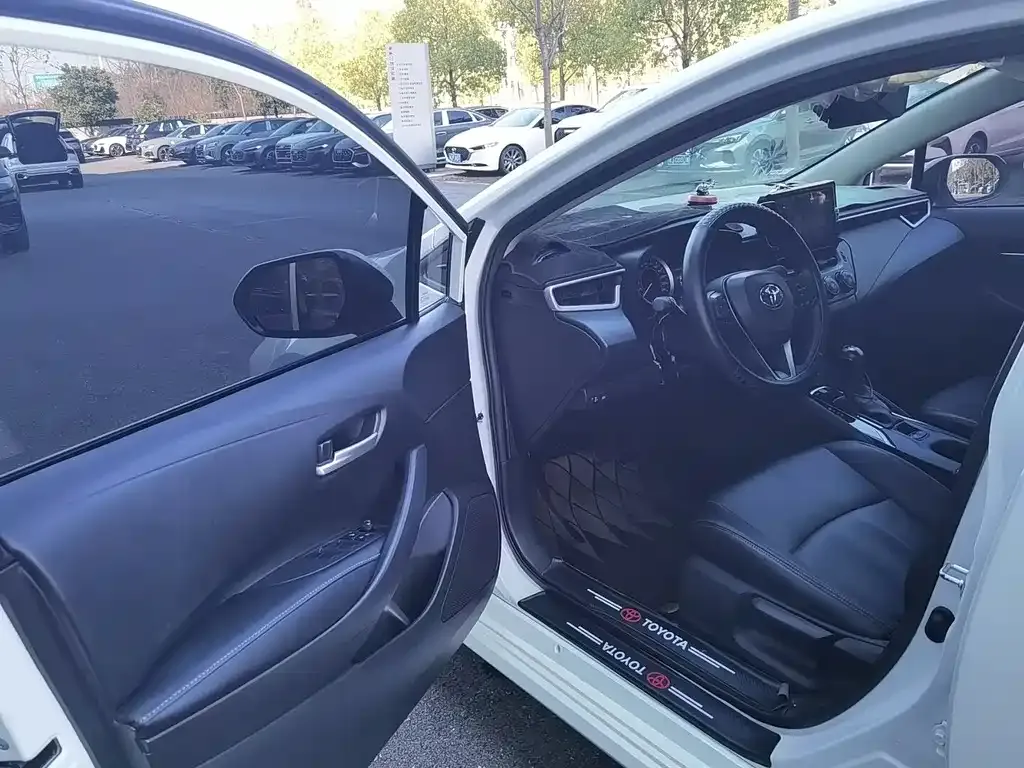 Toyota Corolla 2023 из CN, фото 4