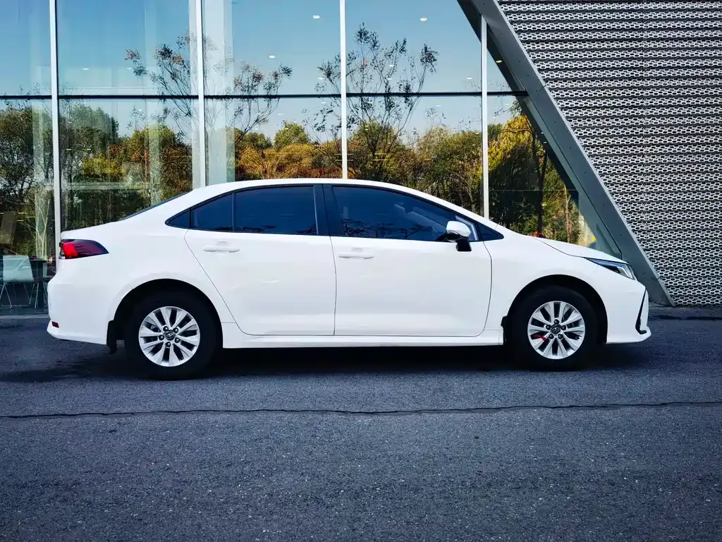 Toyota Corolla 2023 из CN, фото 6