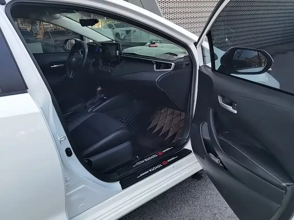 Toyota Corolla 2023 из CN, фото 7