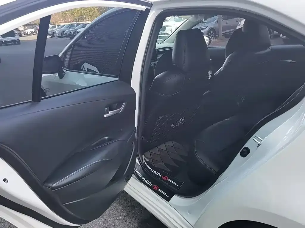Toyota Corolla 2023 из CN, фото 2