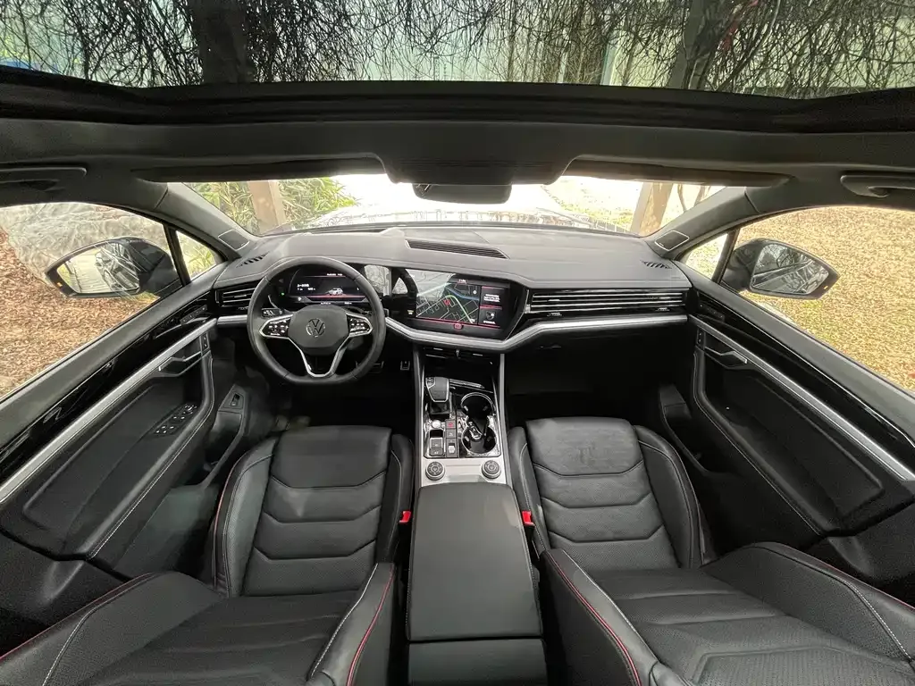 Volkswagen Touareg 2023 из CN, фото 7