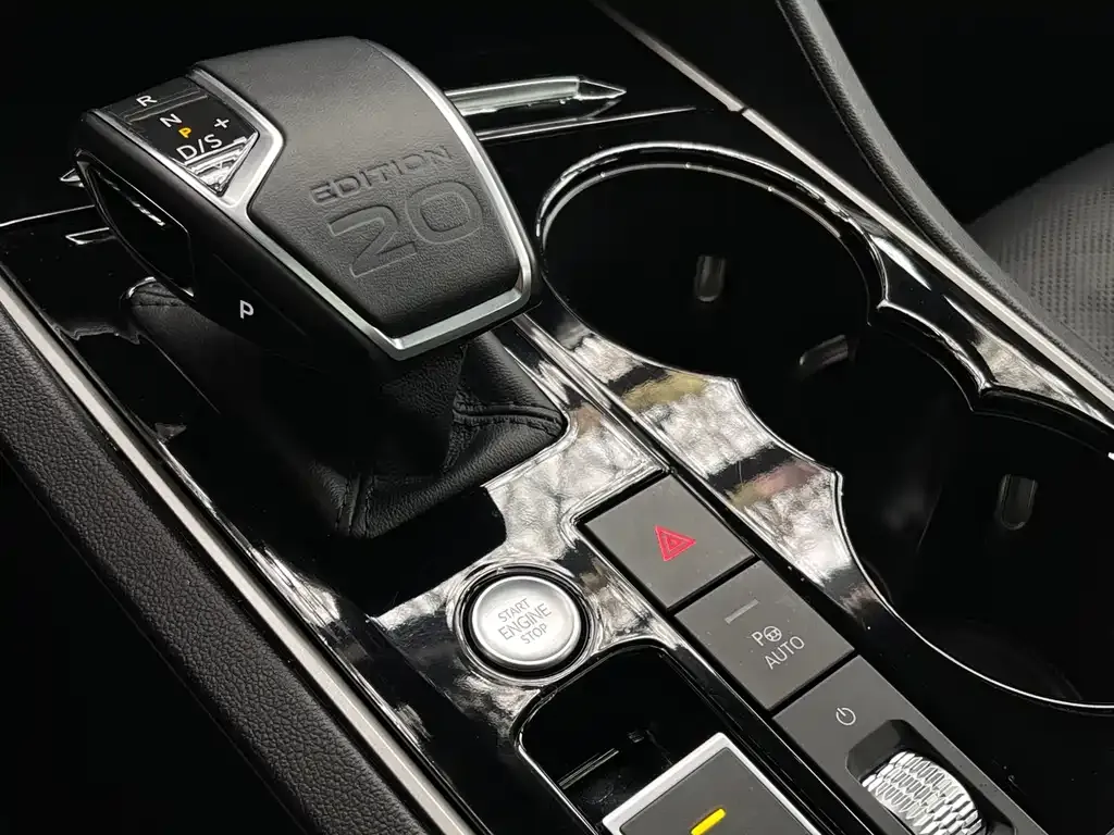 Volkswagen Touareg 2023 из CN, фото 6