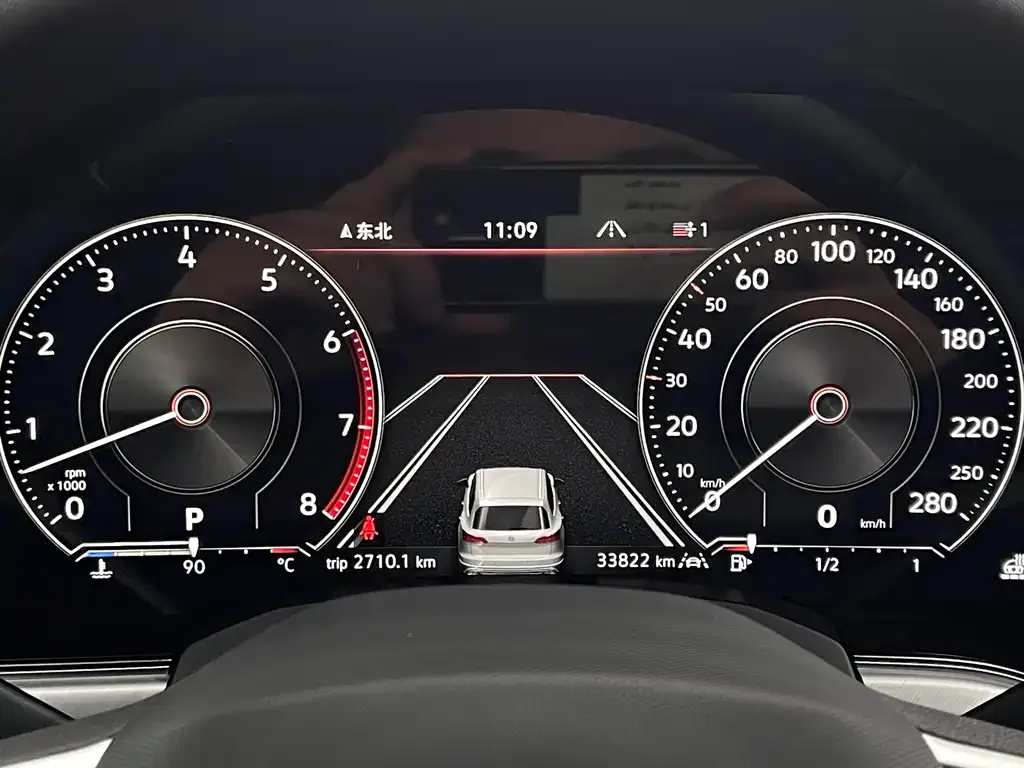 Volkswagen Touareg 2023 из CN, фото 2