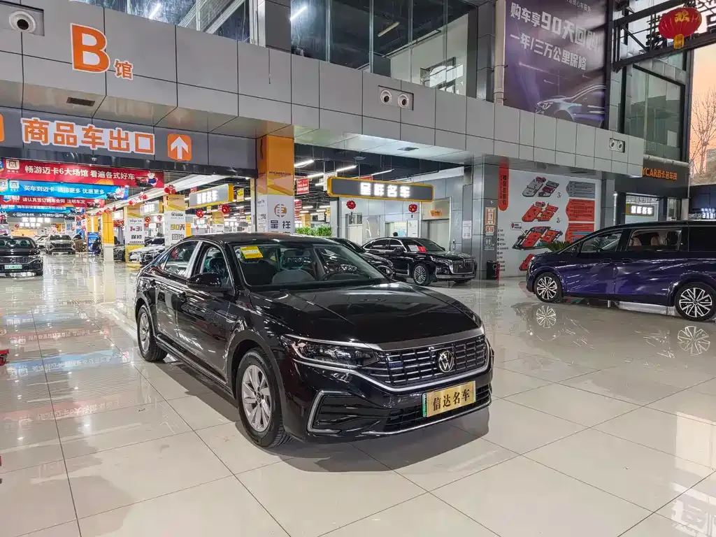 Volkswagen Passat New Energy — фото 10