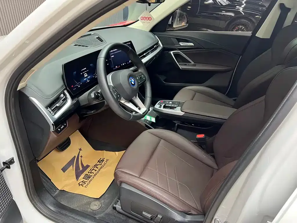BMW iX1 2024 из CN, фото 10
