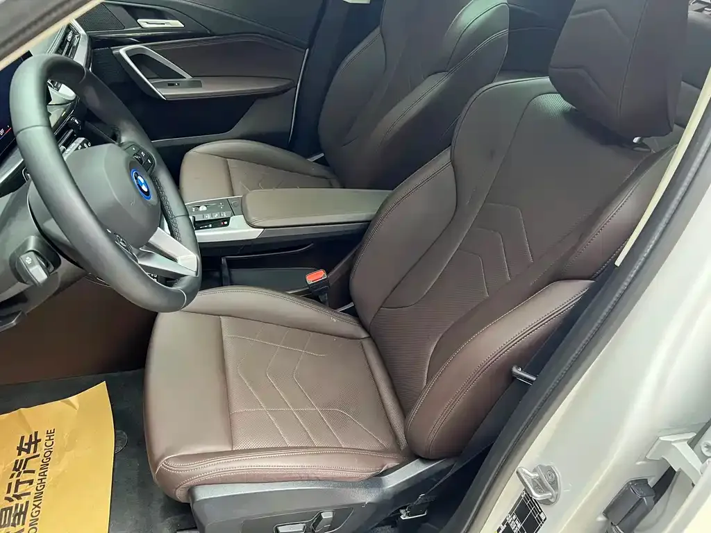 BMW iX1 2024 из CN, фото 7