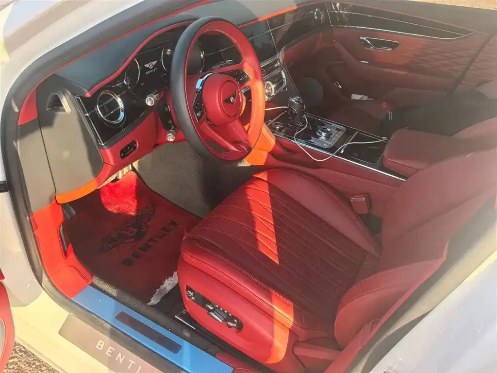Bentley Flying Spur — фото 4