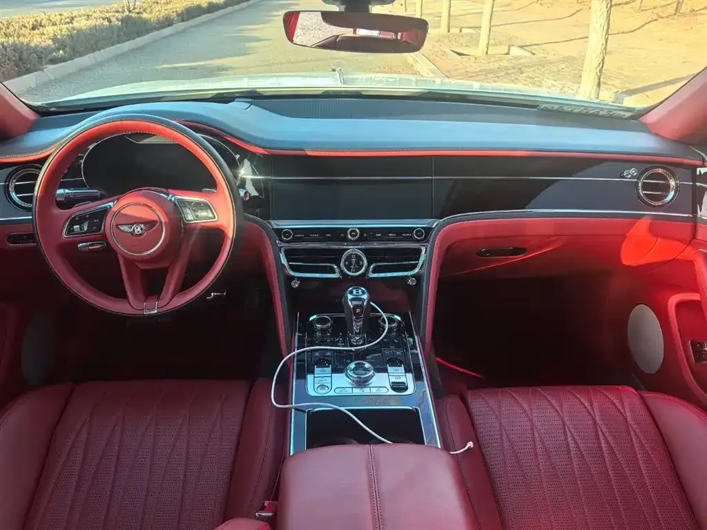Bentley Flying Spur — фото 7