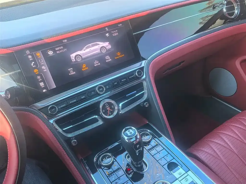 Bentley Flying Spur — фото 3