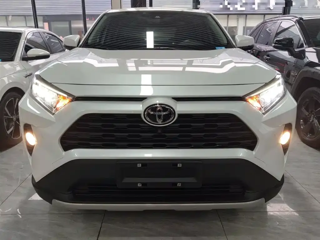 Toyota RAV4 2023 из CN, фото 6