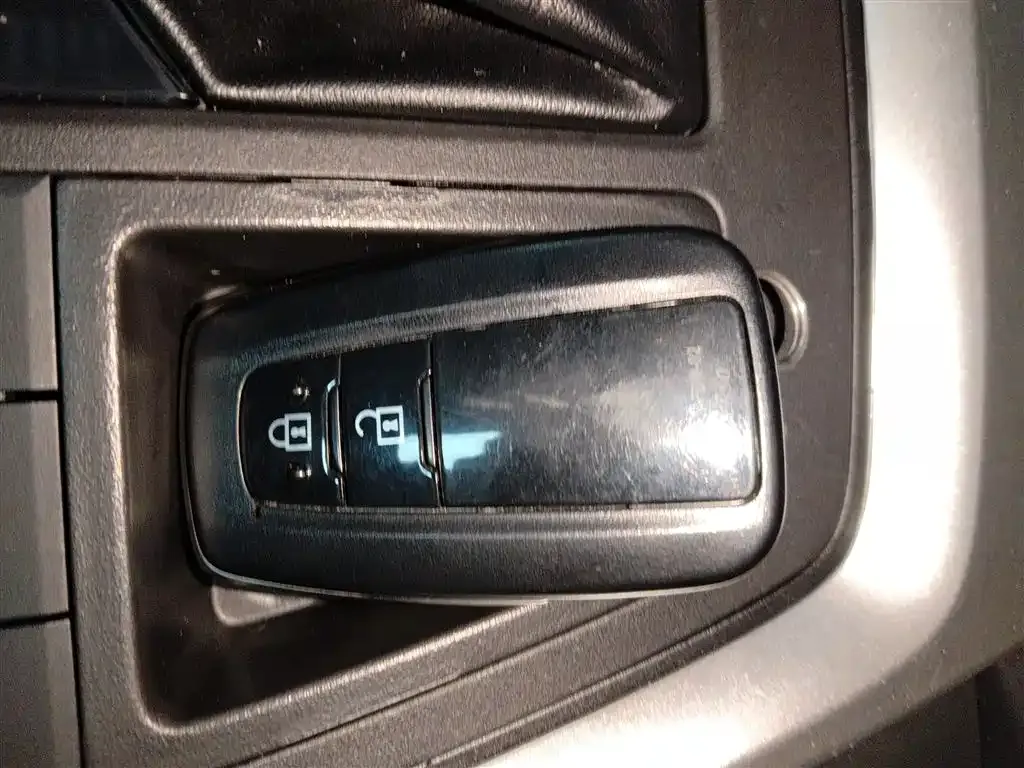 Toyota RAV4 2023 из CN, фото 9