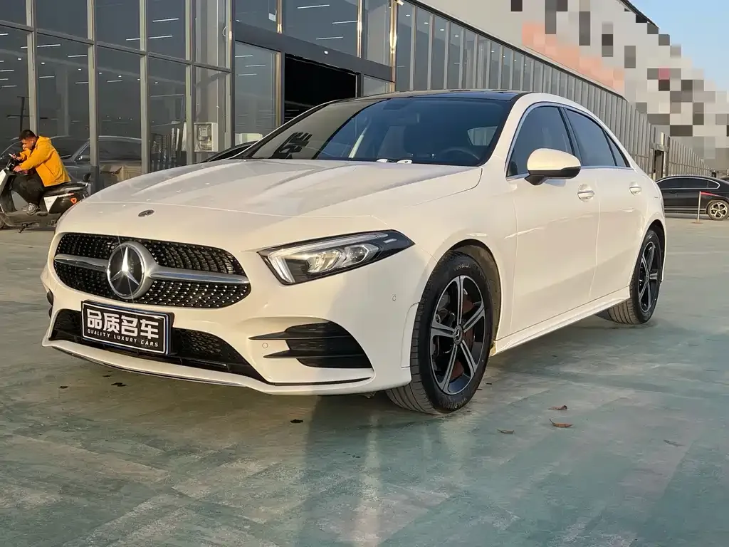 Mercedes-Benz A-Class 2023 из CN, фото 1