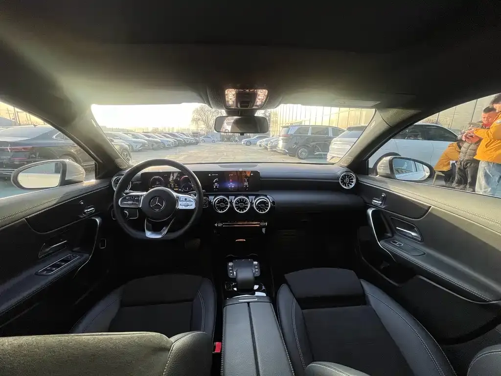 Mercedes-Benz A-Class 2023 из CN, фото 8