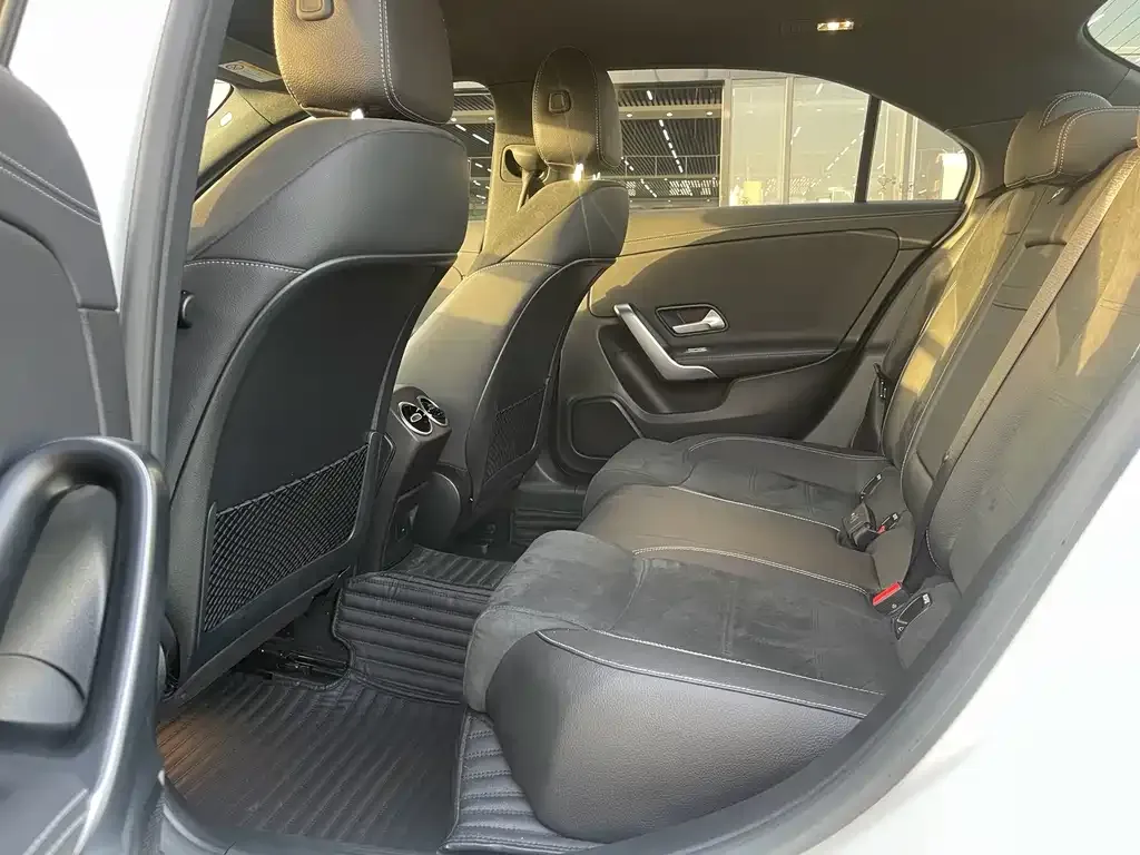 Mercedes-Benz A-Class 2023 из CN, фото 10