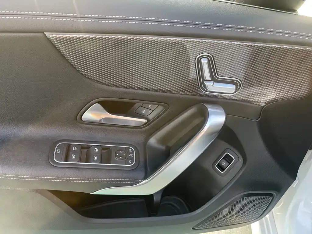 Mercedes-Benz A-Class 2023 из CN, фото 4