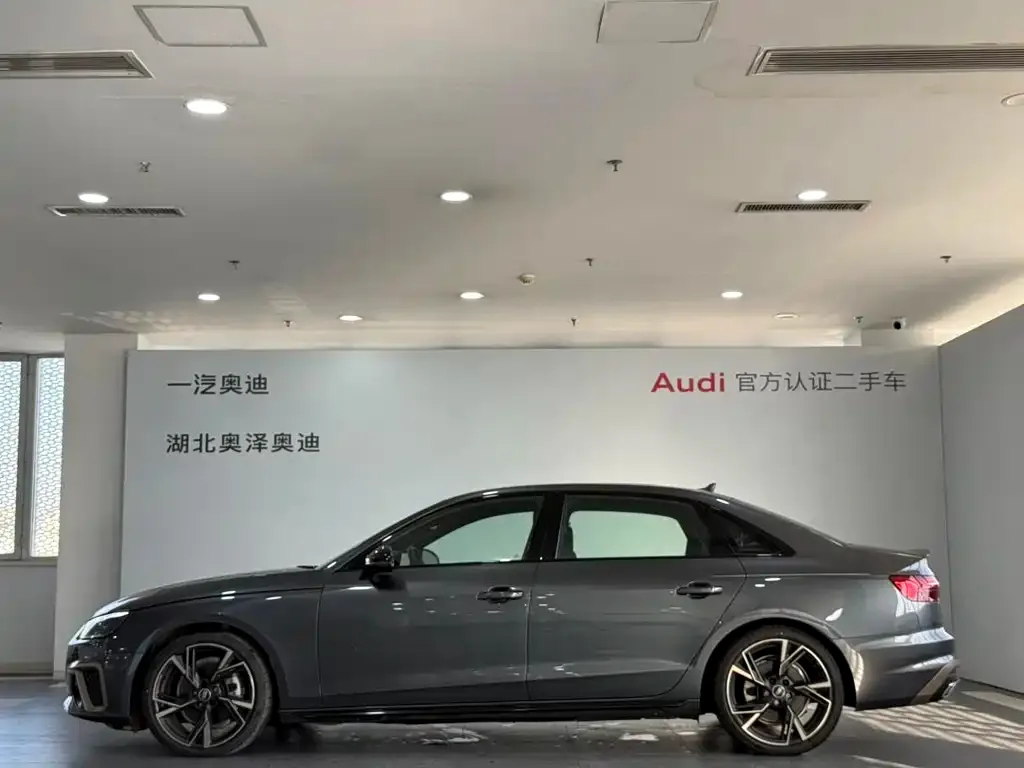 Audi A4L 2024 из CN, фото 2