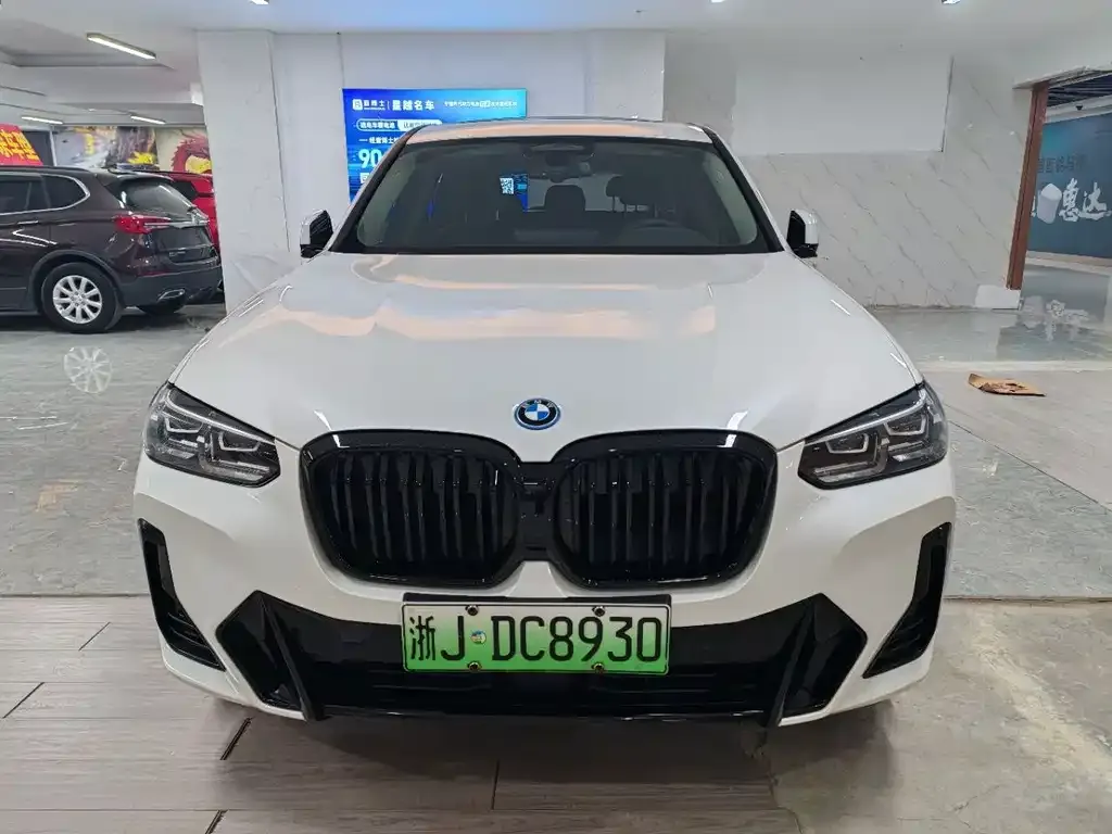 BMW iX3 — фото 2
