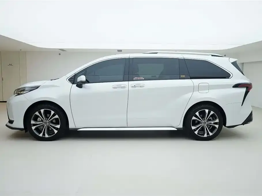Toyota Granvia 2024 из CN, фото 7