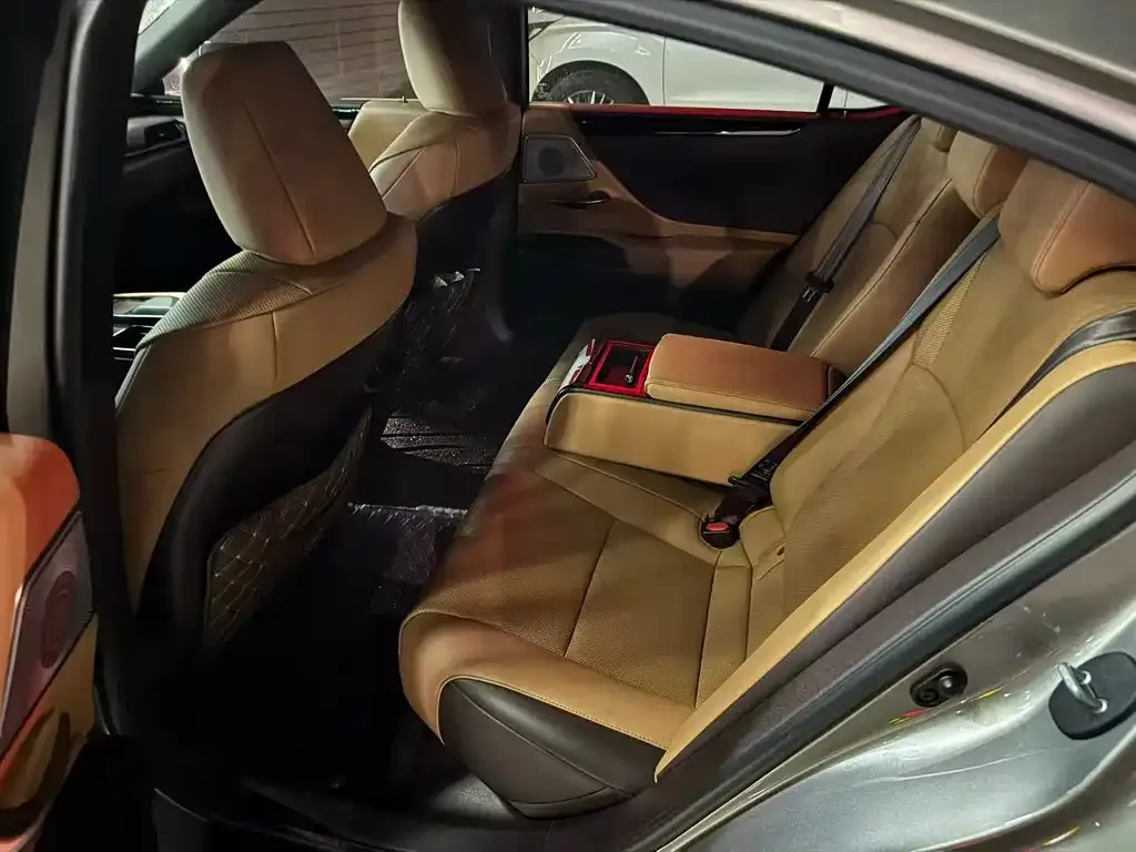 Lexus ES 2021 из CN, фото 4