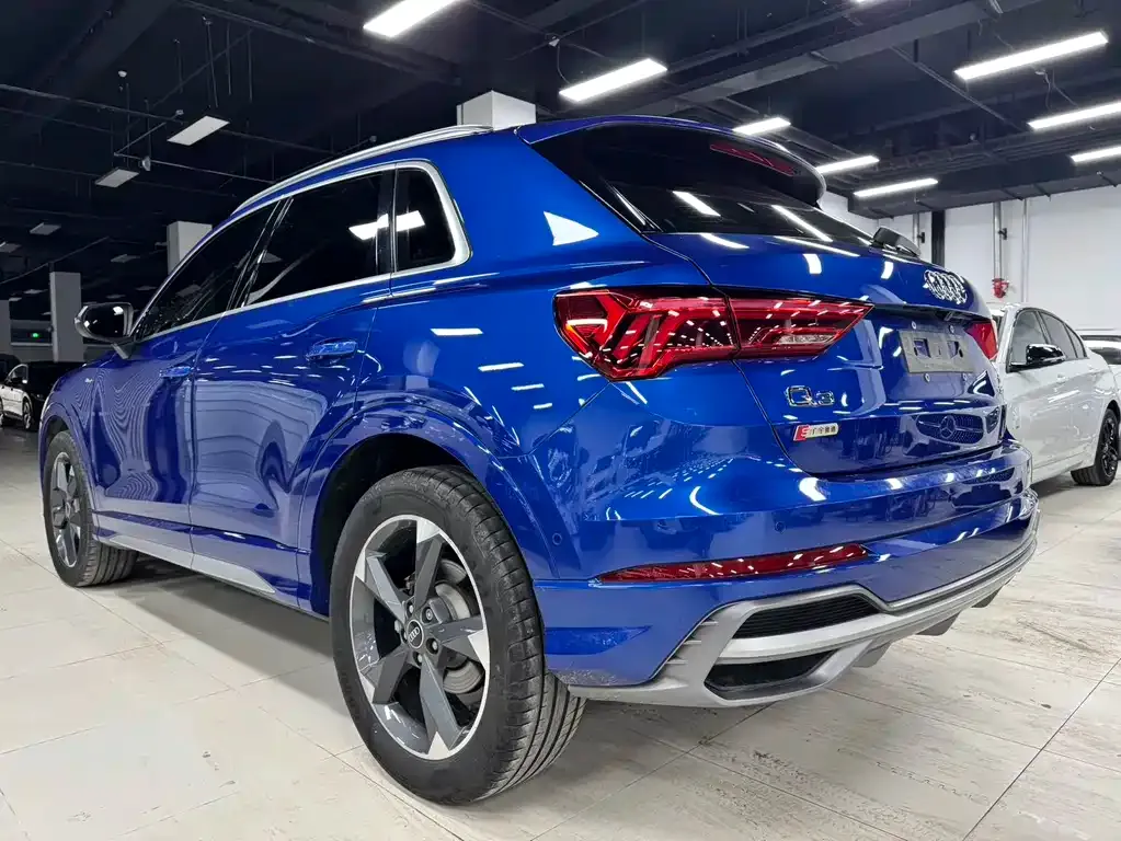 Audi Q3 — фото 10