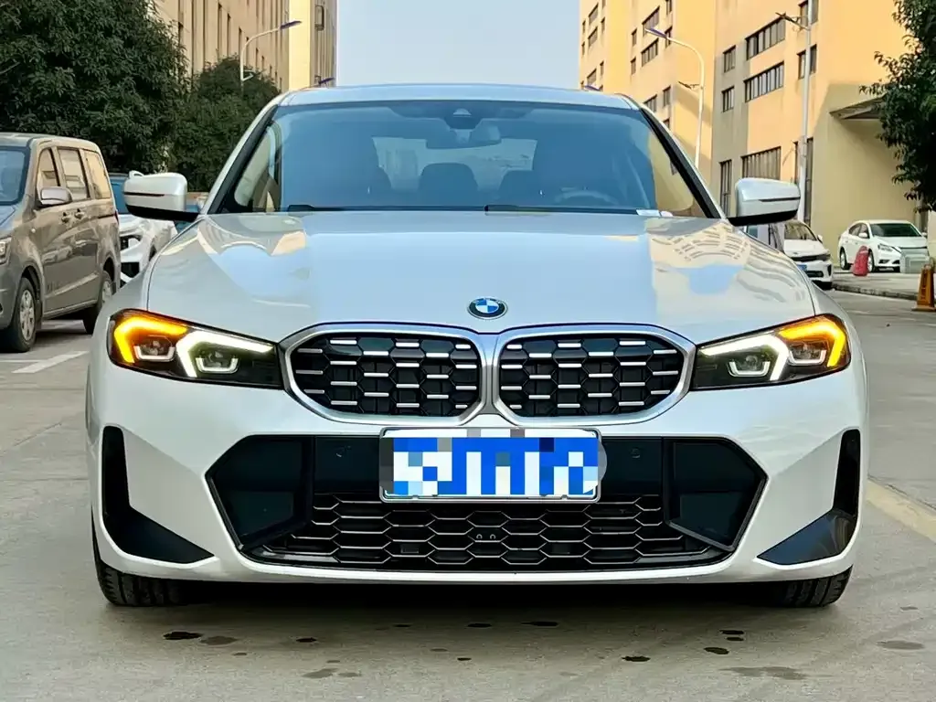 BMW 3 Series 2023 из CN, фото 4