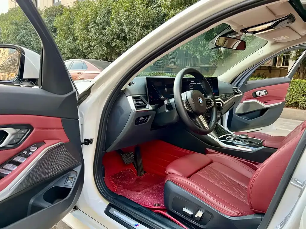 BMW 3 Series 2023 из CN, фото 7