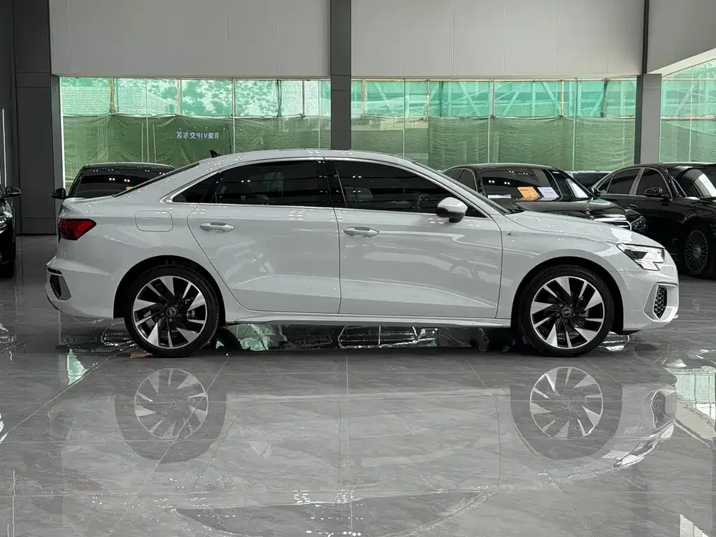 Audi A3 2023 из CN, фото 5