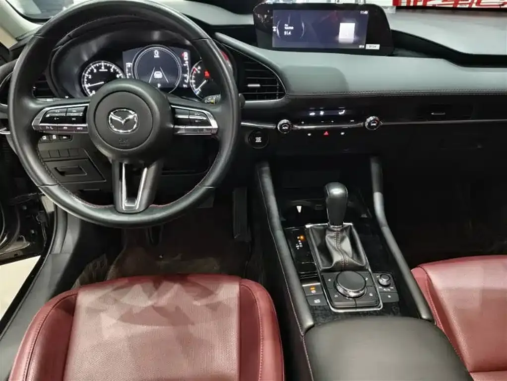 Mazda 3 Axela 2024 из CN, фото 2