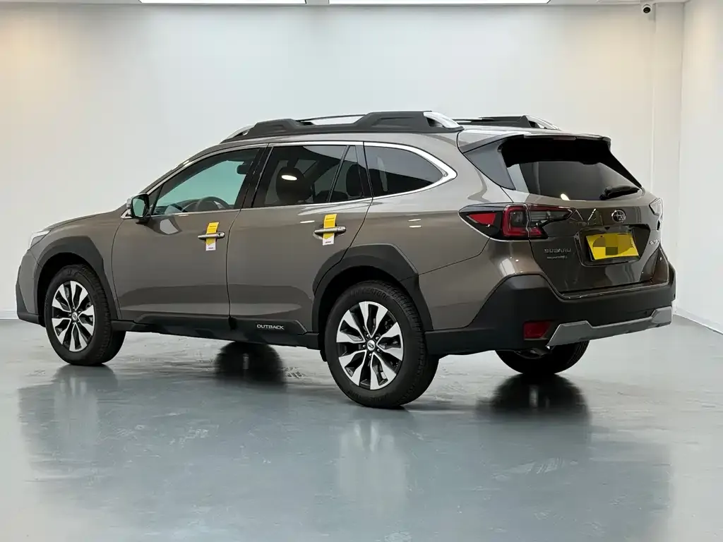 Subaru Outback — фото 8