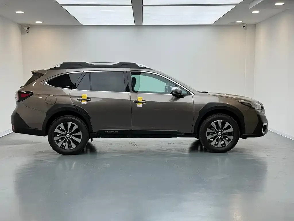Subaru Outback — фото 7