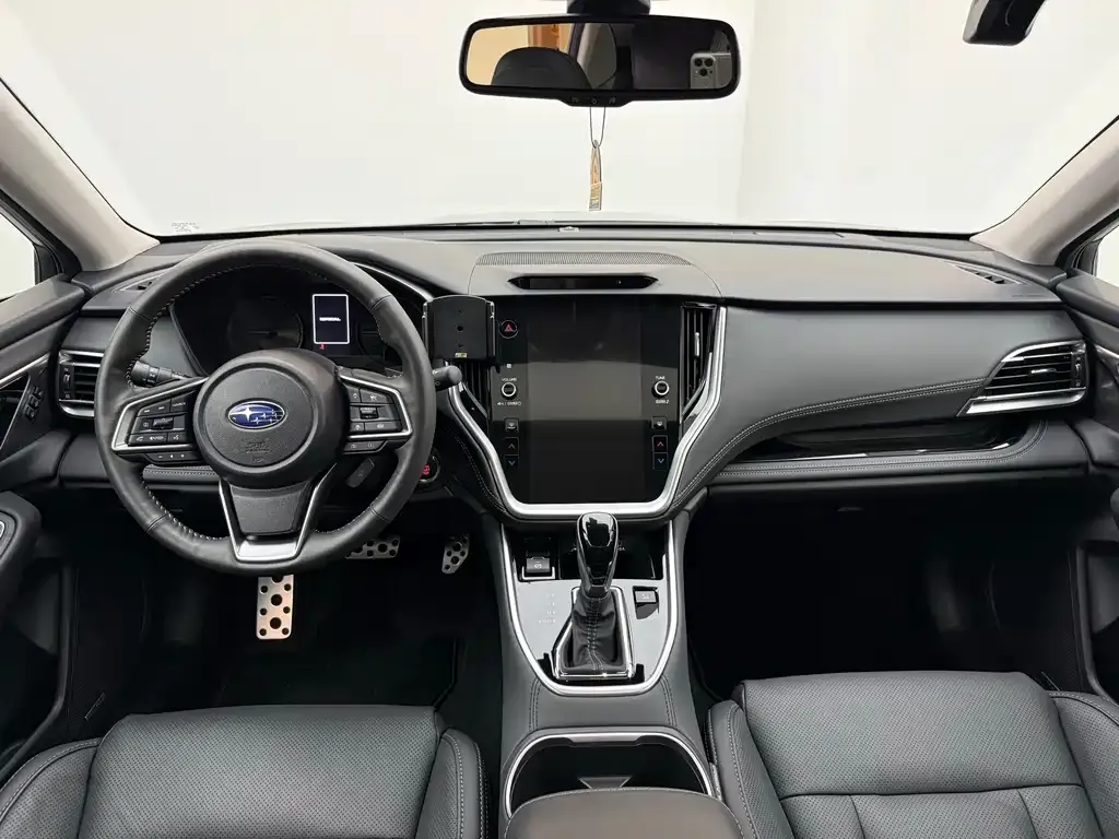 Subaru Outback — фото 10