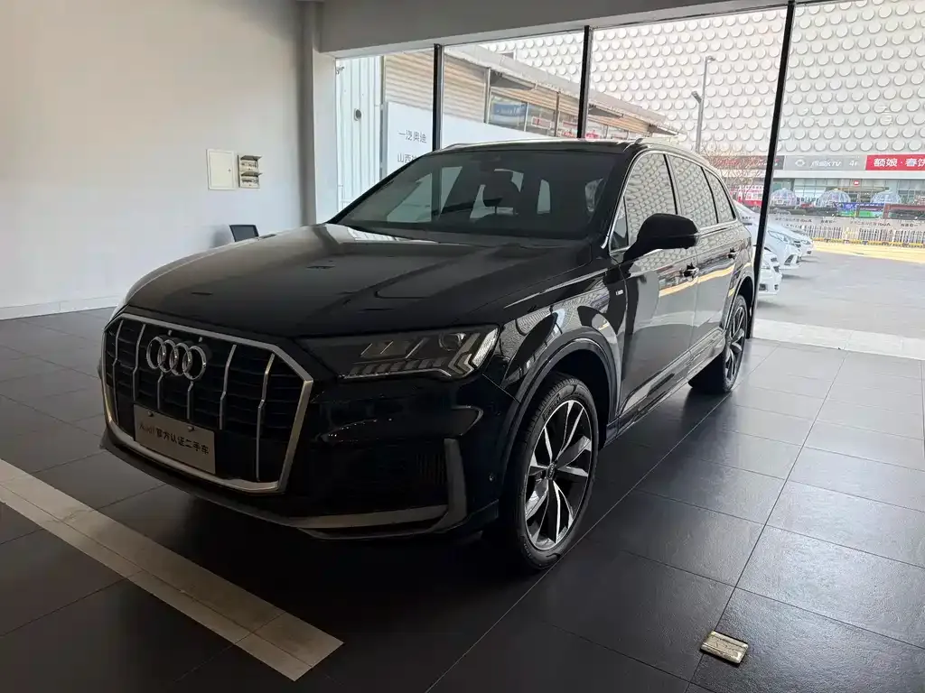 Audi Q7 2024 из CN, фото 1