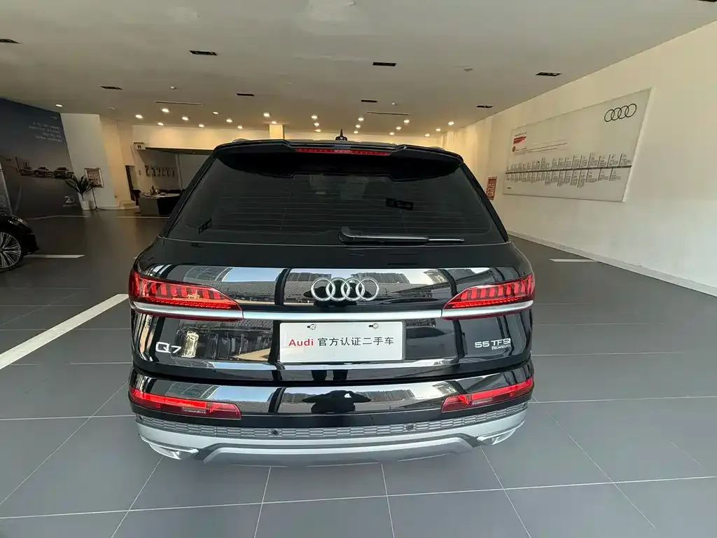 Audi Q7 2024 из CN, фото 3