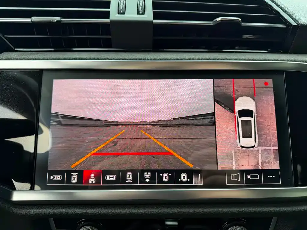 Audi Q3 — фото 6