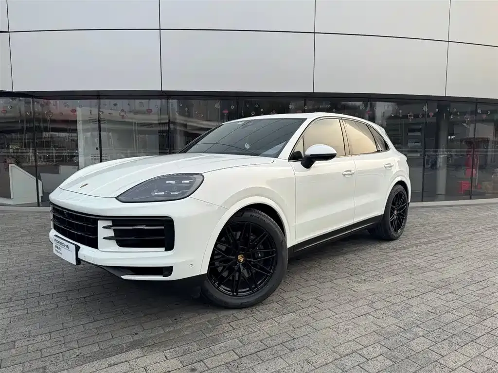 Porsche Cayenne — фото 1