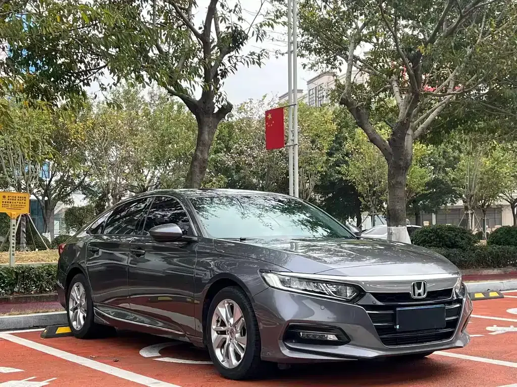 Honda Accord — фото 9