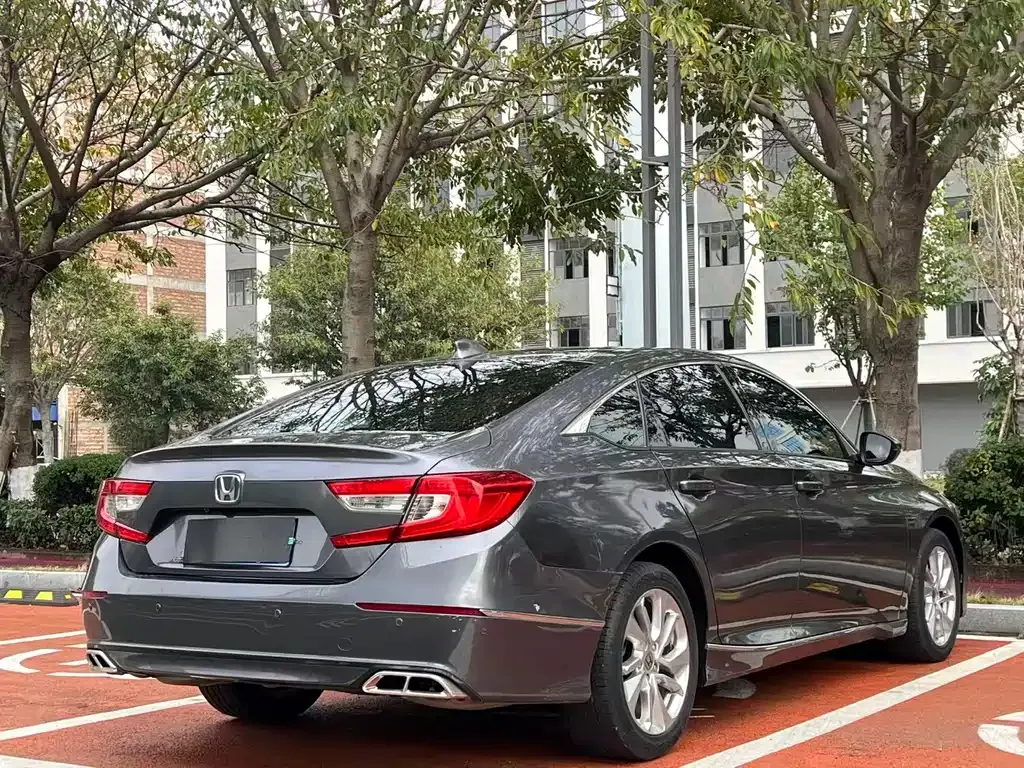 Honda Accord — фото 6
