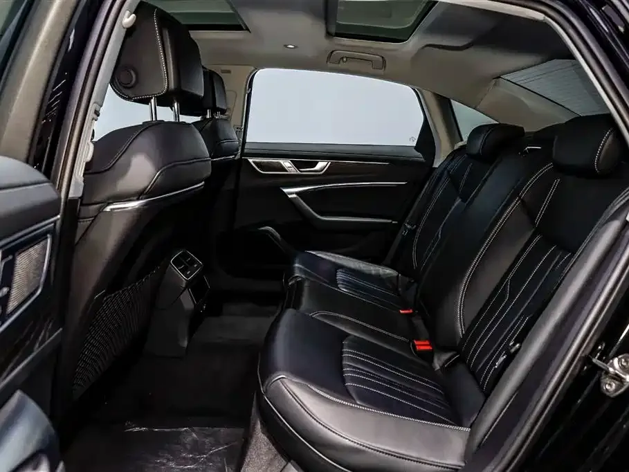 Audi A6L 2024 из CN, фото 6