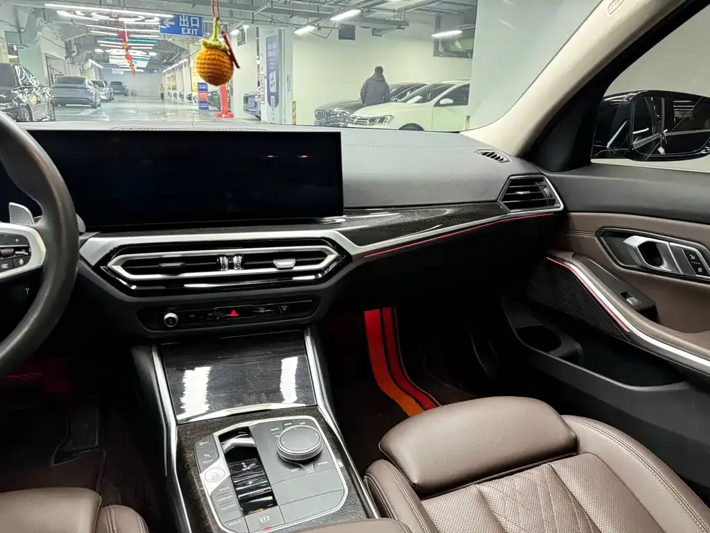 BMW 3 Series 2024 из CN, фото 7