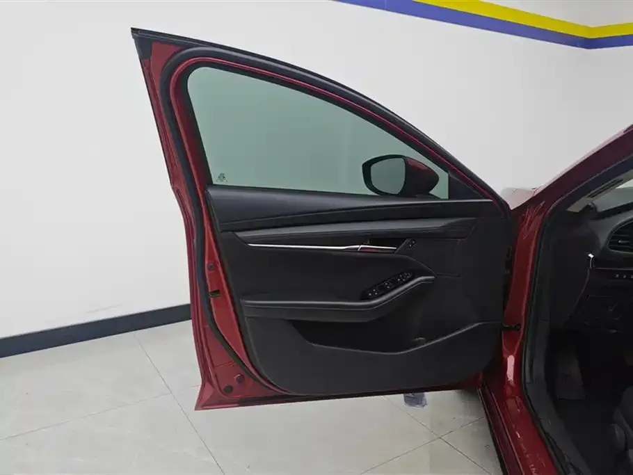 Mazda 3 Axela 2023 из CN, фото 10