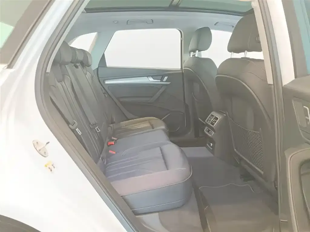 Audi Q5L 2023 из CN, фото 2