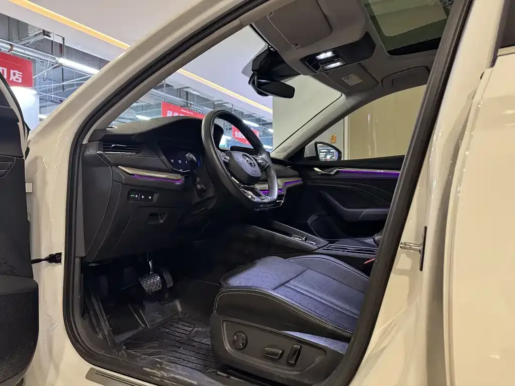 Skoda Octavia 2022 из CN, фото 9