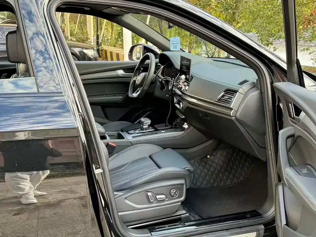 Audi Q5L 2024 из CN, фото 2