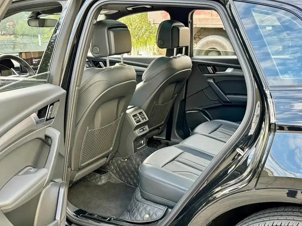 Audi Q5L 2024 из CN, фото 5