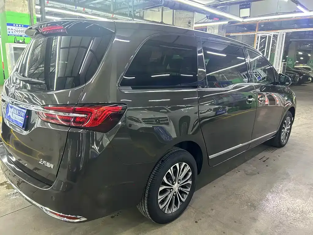 Buick GL8 2021 из CN, фото 2