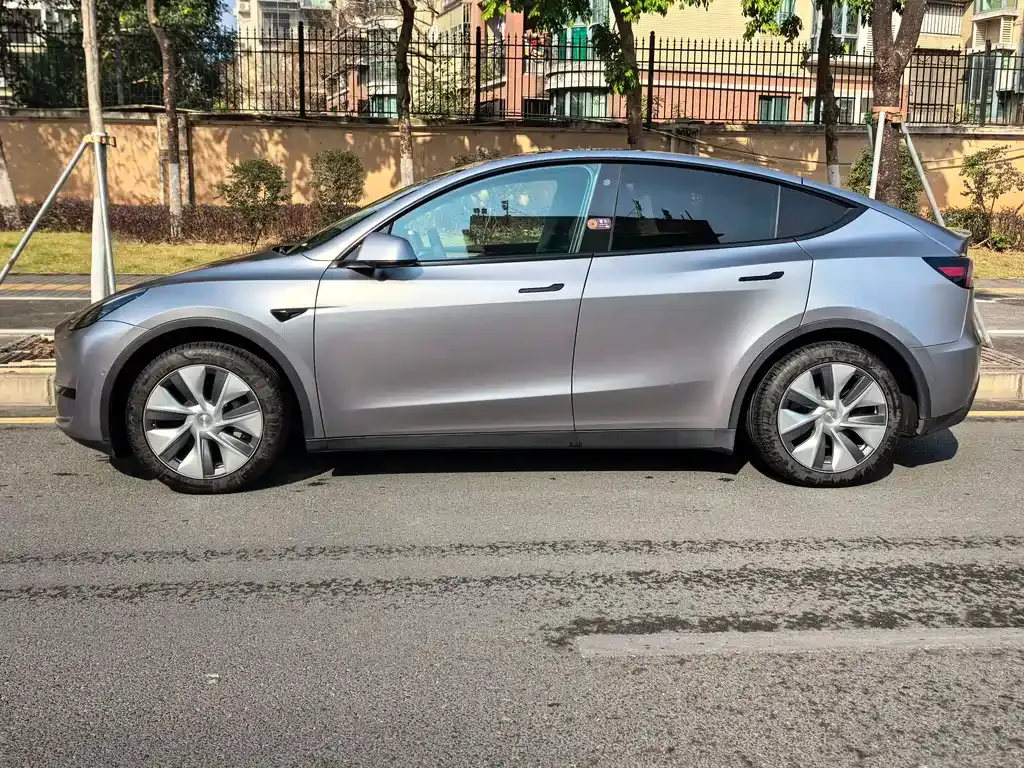 Tesla Model Y 2023 из CN, фото 10