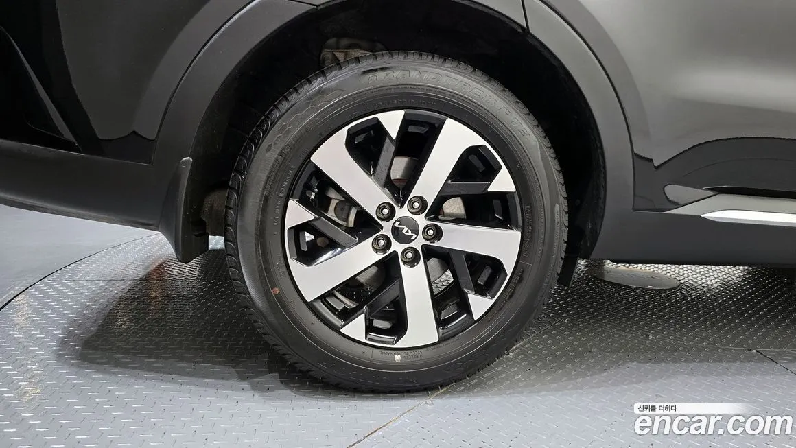 Kia Sorento — фото 8